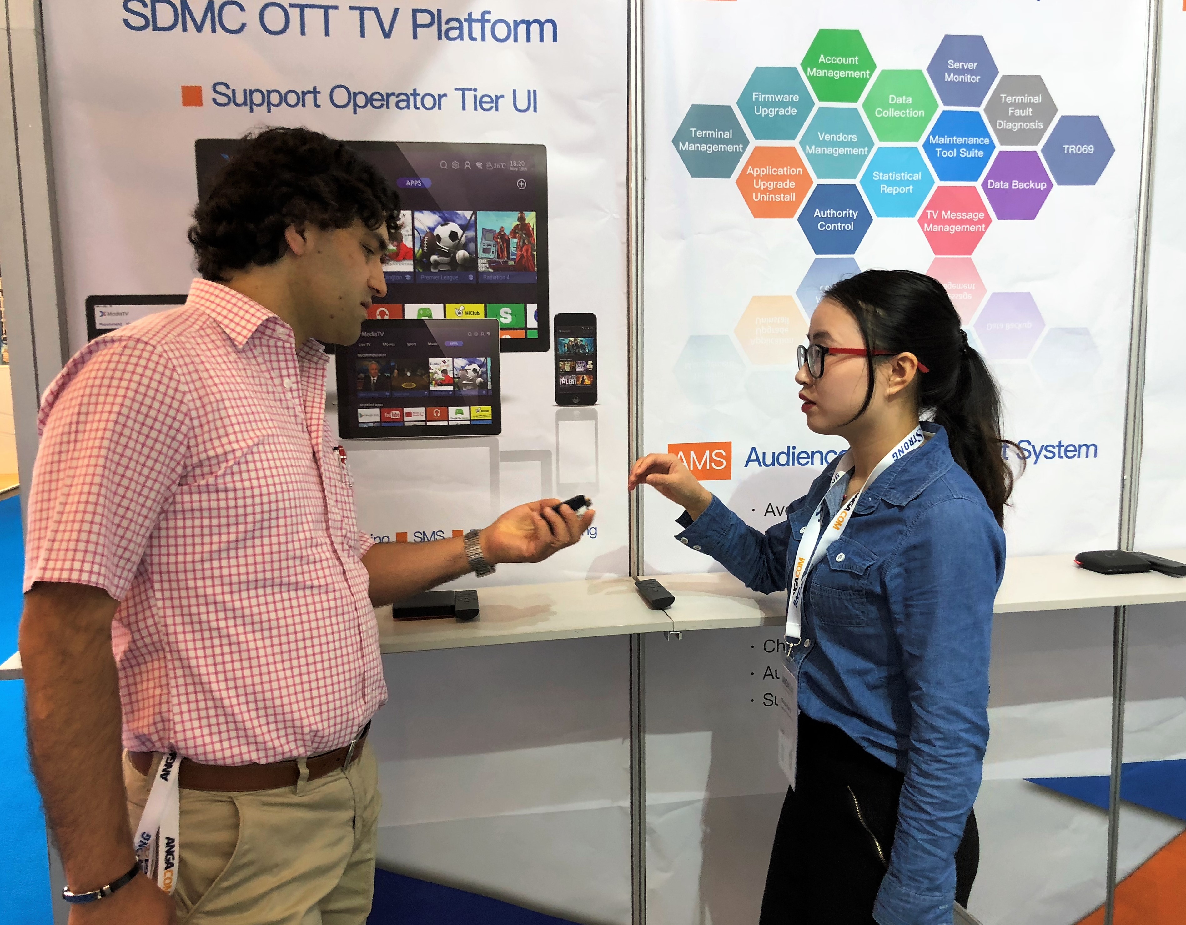 ANGACOM展会 九洲国际立异产品轮替亮相